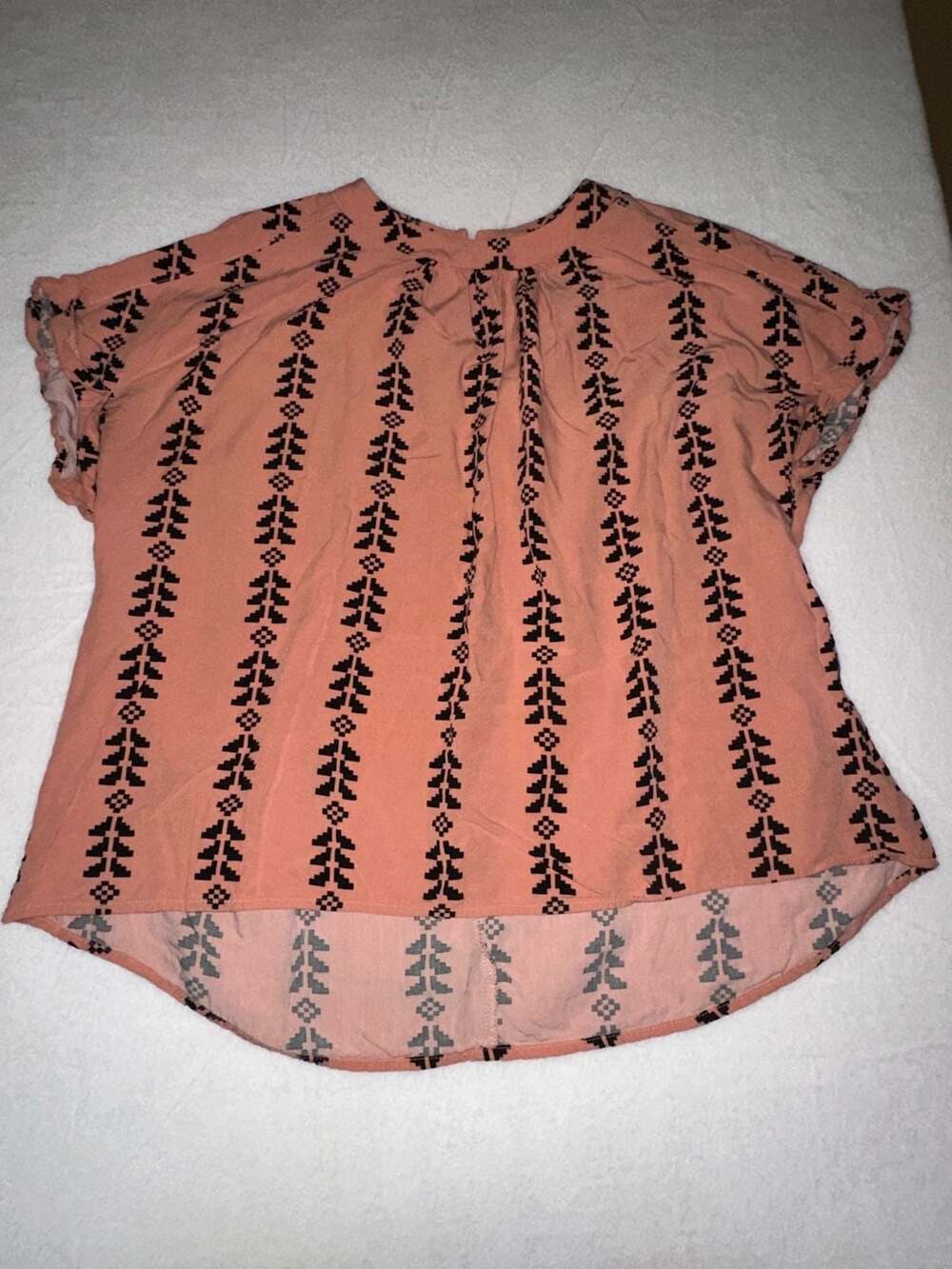 SHEIN Geometric Pattern Short Sleeve High-Low Blouse